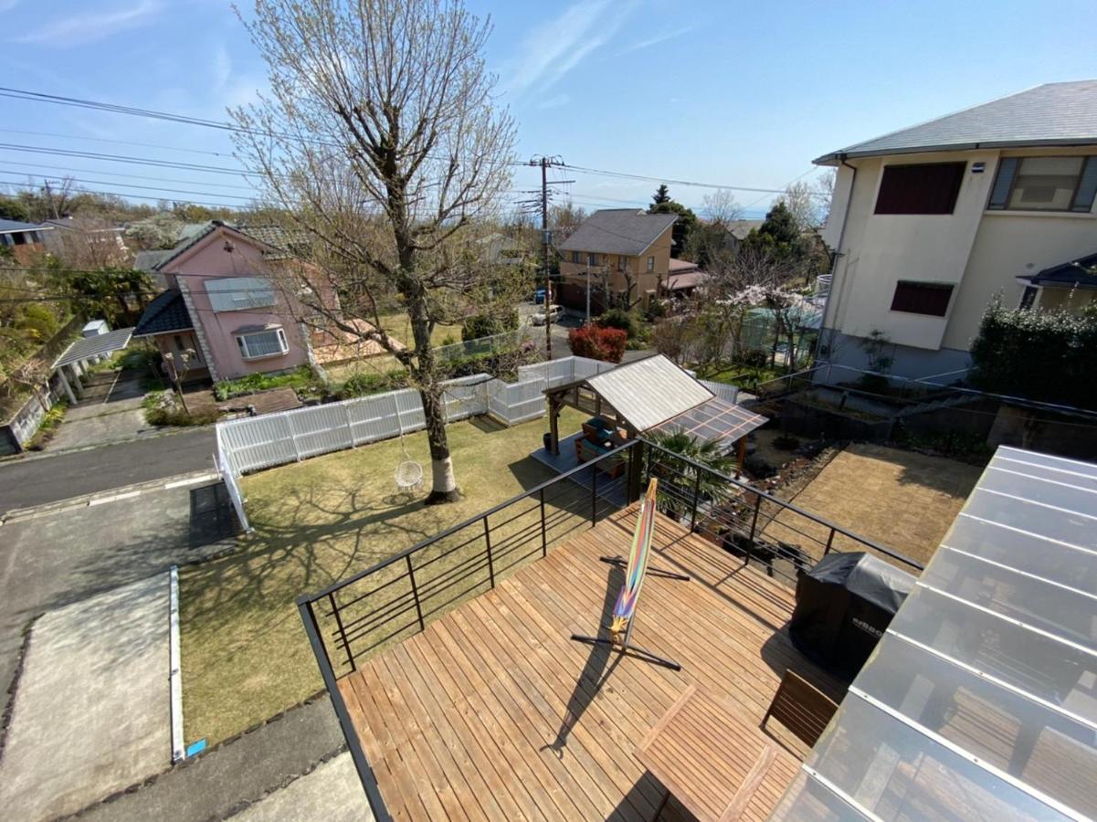 Villa 2sldk駐車場、芝生東屋付き、bbq、大室山と海遠望伊豆高原5分